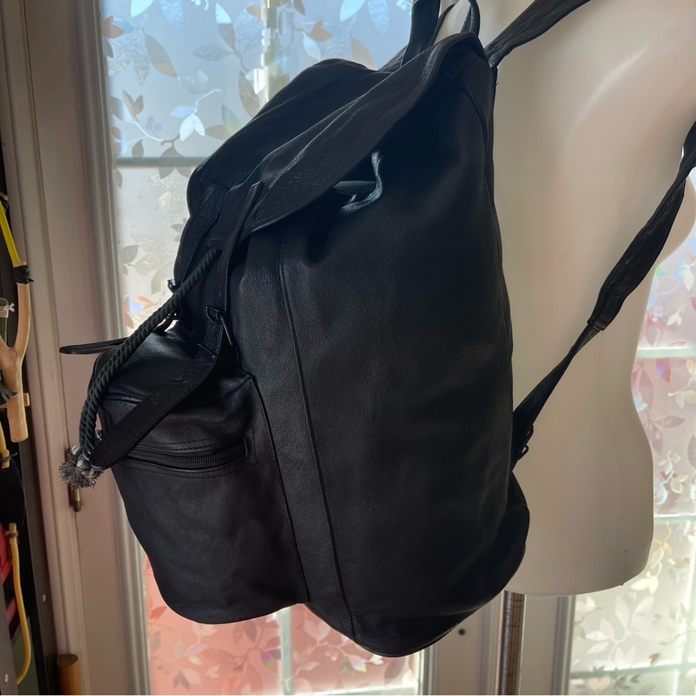 Stylish Black Leather Medium Backpack - Picture 11 of 16